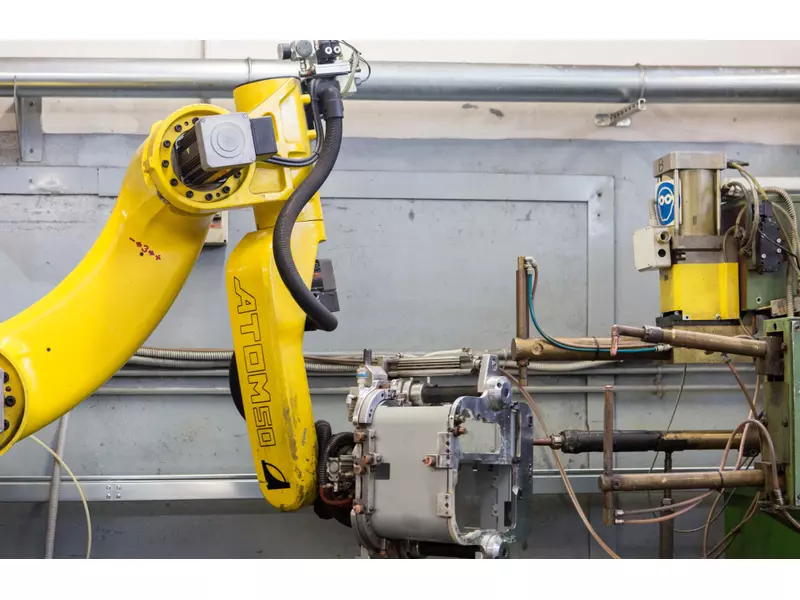 Robot di elettropuntatura.webp